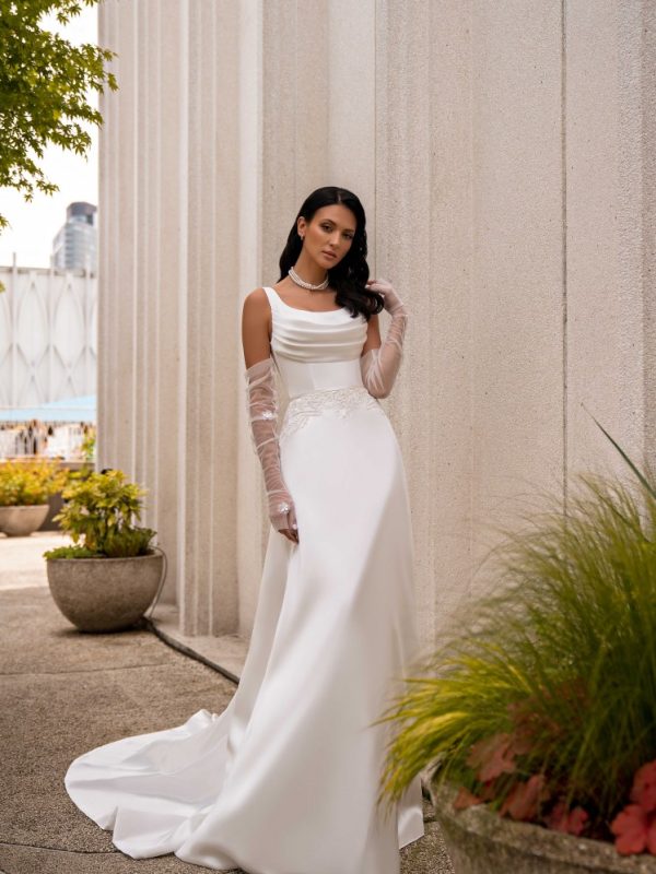 Καταπληκτικό νυφικό με ωραίο μπούστο.