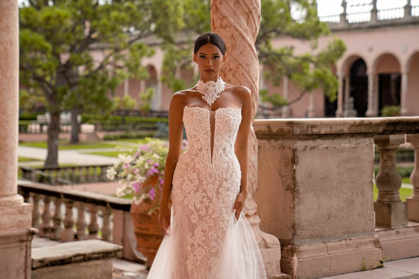 luxury-wedding-dress-michelle-lace-detail-catwalk-brides