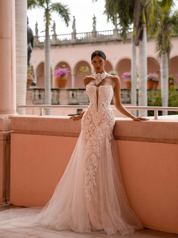 gorgone-nyfiko-michelle-me-kolaro-dantela-catwalk-brides