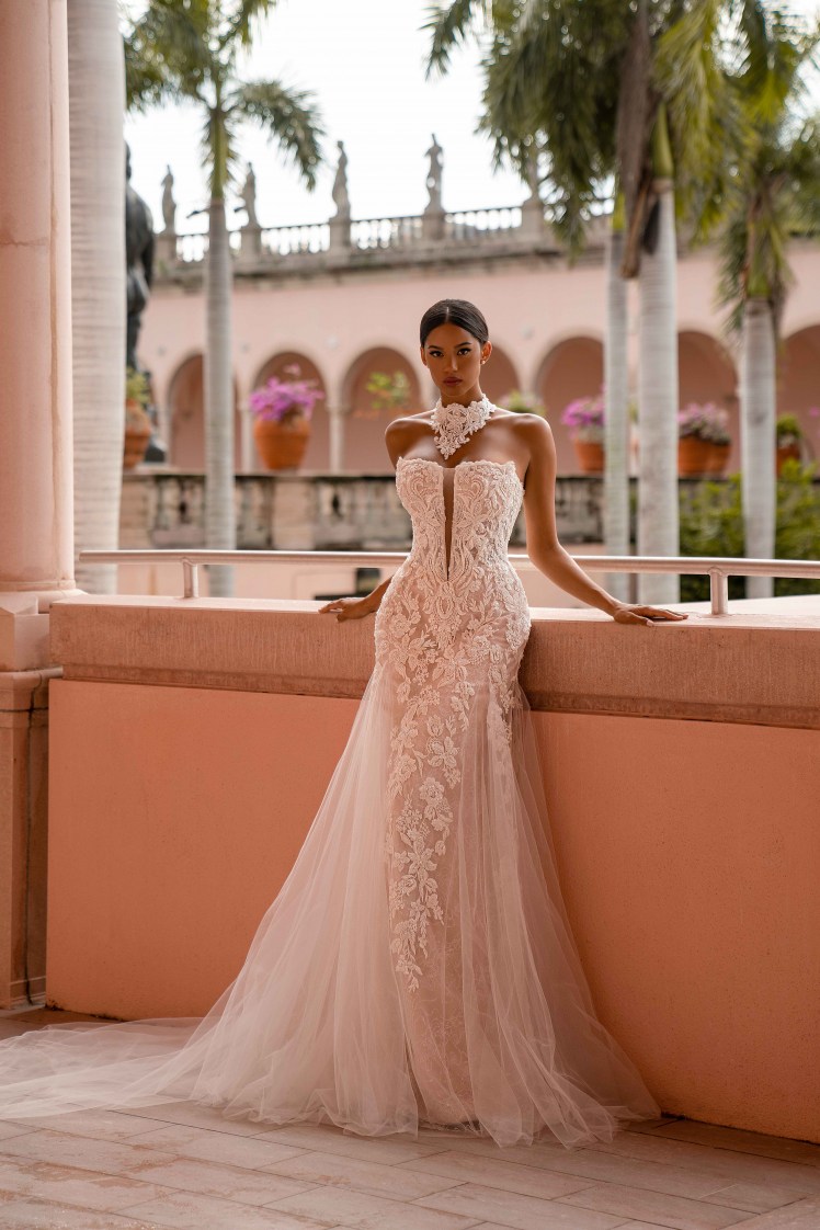 gorgone-nyfiko-michelle-me-kolaro-dantela-catwalk-brides