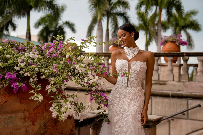 luxury-wedding-dress-michelle-lace-detail-catwalkbrides