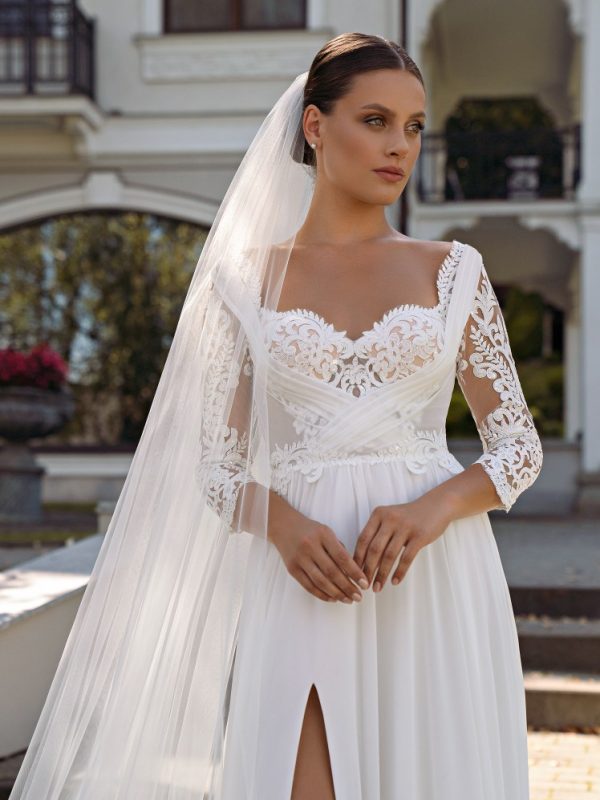 Οικονομικό μπόχο νυφικό σε 'ίσια γραμμή.