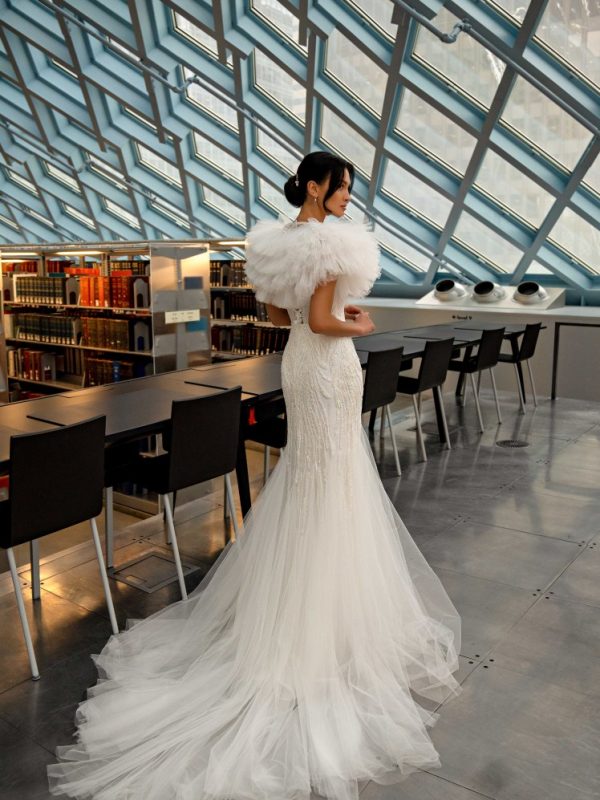 Γοργονέ νυφικό με έξτρα μπολερό.