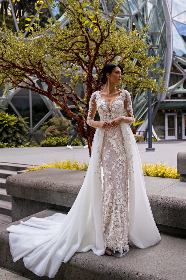 Άψογο νυφικό γοργόνα με έξτρα ουρά