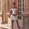 nyfiko-aria-kodo-anaglyfo-off-the-shoulder-apospomeni-oura-catwalk-brides