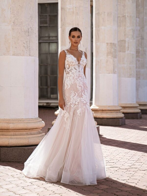 nyfiko-fleur-gorgone-grammi-dantela-crystalla-catwalk-brides