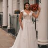 nyfiko-amelia-a-line-gia-nufes-me-kampyles-catwalk-brides
