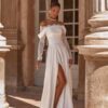 Αιθέριο A-line νυφικό φόρεμα Malta Catwalkbrides με δαντελένιο μπούστο και ψηλό σκίσιμο